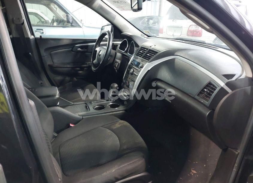 Photo 5 of 2011 Chevrolet Traverse 1LT (VIN 1GNKRGED4BJ116468)