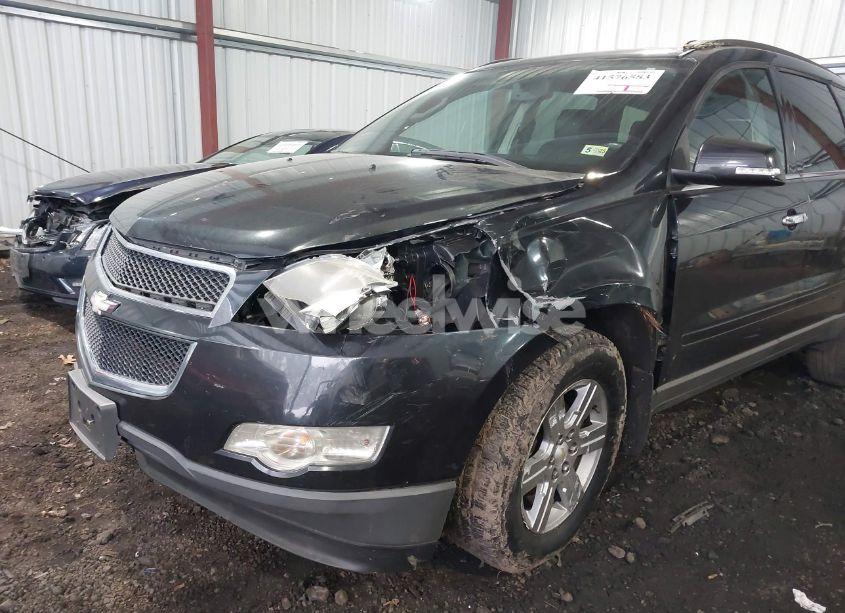 Photo 6 of 2011 Chevrolet Traverse 1LT (VIN 1GNKRGED4BJ116468)