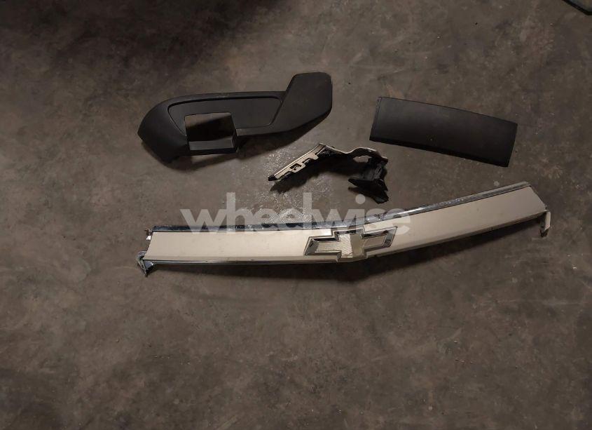 Photo 12 of 2011 Chevrolet Traverse 1LT (VIN 1GNKRGED4BJ123520)