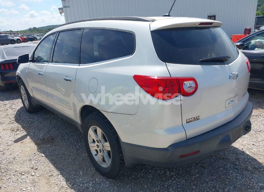 Photo 3 of 2011 Chevrolet Traverse 1LT (VIN 1GNKRGED4BJ156971)