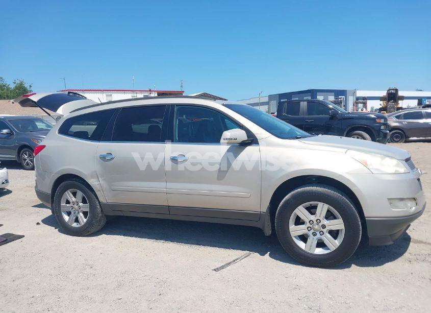Photo 13 of 2011 Chevrolet Traverse 1LT (VIN 1GNKRGED4BJ176797)