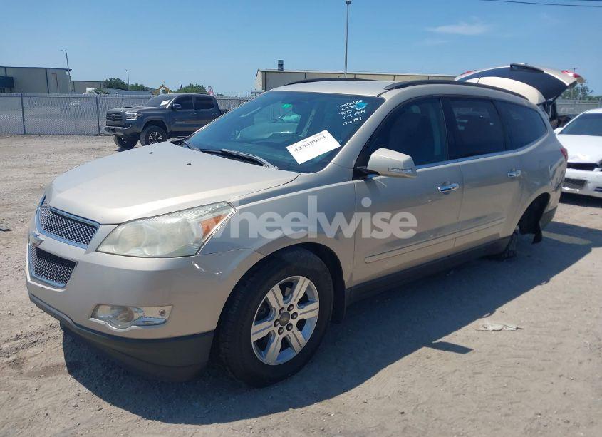 Photo 2 of 2011 Chevrolet Traverse 1LT (VIN 1GNKRGED4BJ176797)