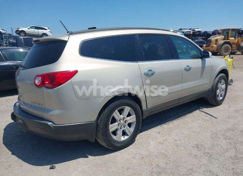 Photo 4 of 2011 Chevrolet Traverse 1LT (VIN 1GNKRGED4BJ176797)