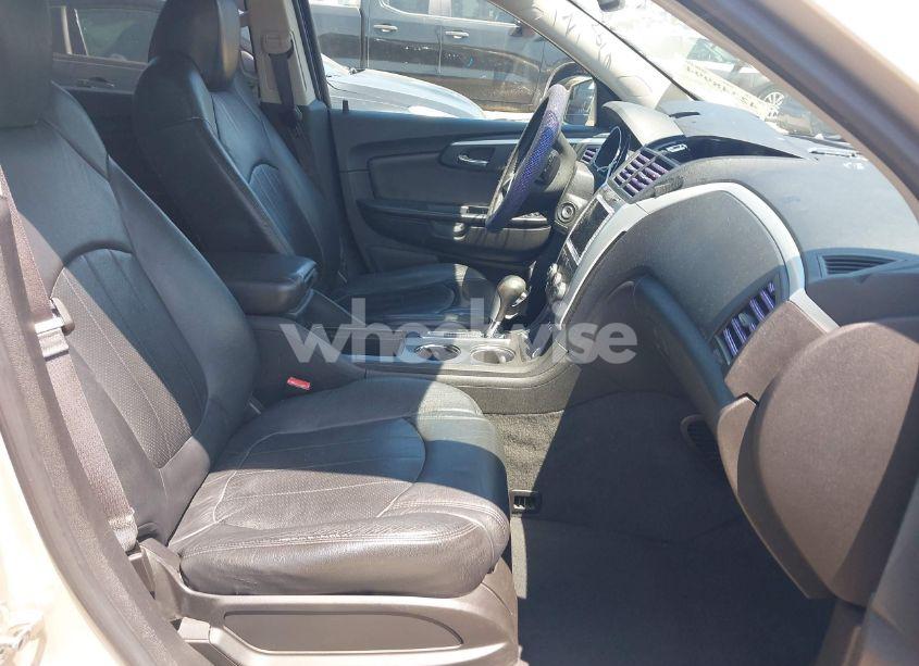 Photo 5 of 2011 Chevrolet Traverse 1LT (VIN 1GNKRGED4BJ176797)