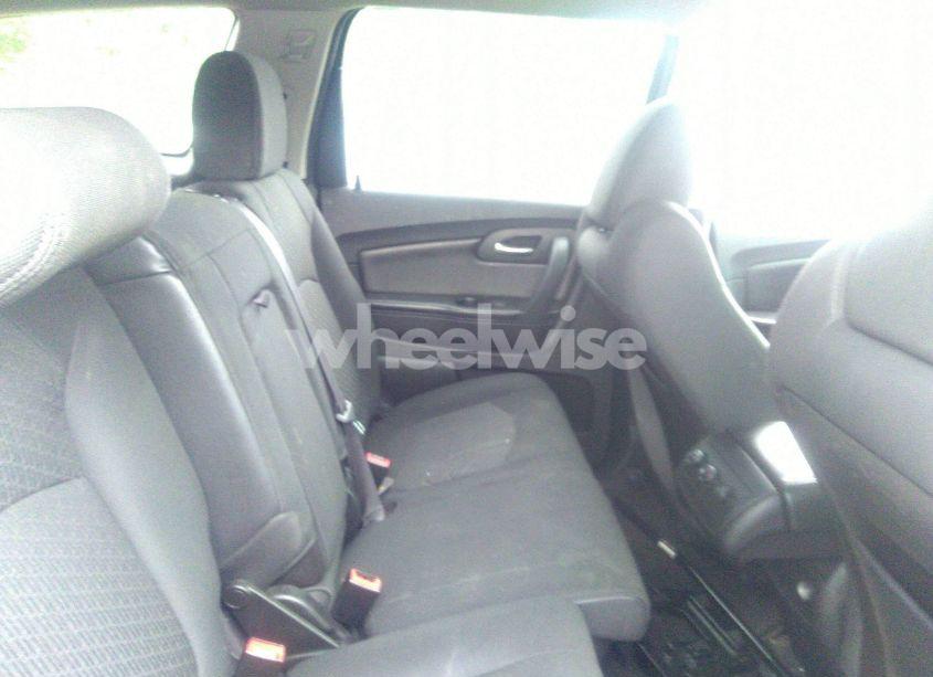 Photo 8 of 2011 Chevrolet Traverse 1LT (VIN 1GNKRGED4BJ191848)