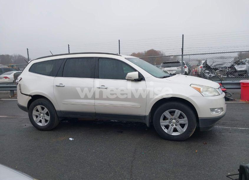 Photo 12 of 2011 Chevrolet Traverse 1LT (VIN 1GNKRGED4BJ216523)