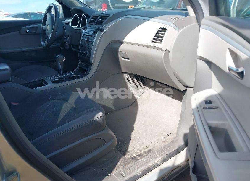 Photo 5 of 2011 Chevrolet Traverse 1LT (VIN 1GNKRGED4BJ365028)