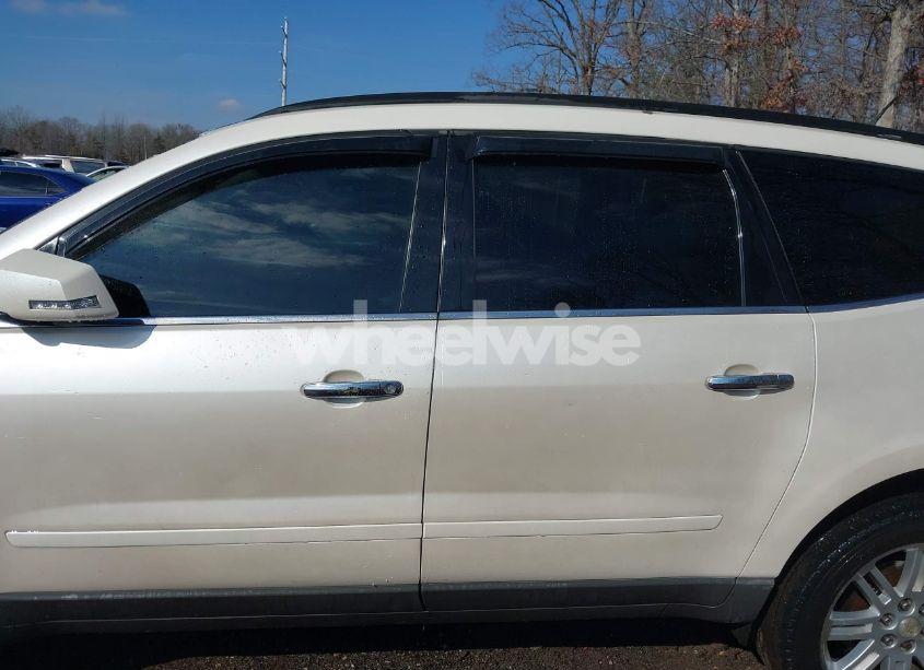 Photo 14 of 2011 Chevrolet Traverse 1LT (VIN 1GNKRGED5BJ238403)