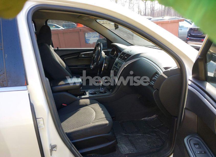 Photo 5 of 2011 Chevrolet Traverse 1LT (VIN 1GNKRGED5BJ238403)