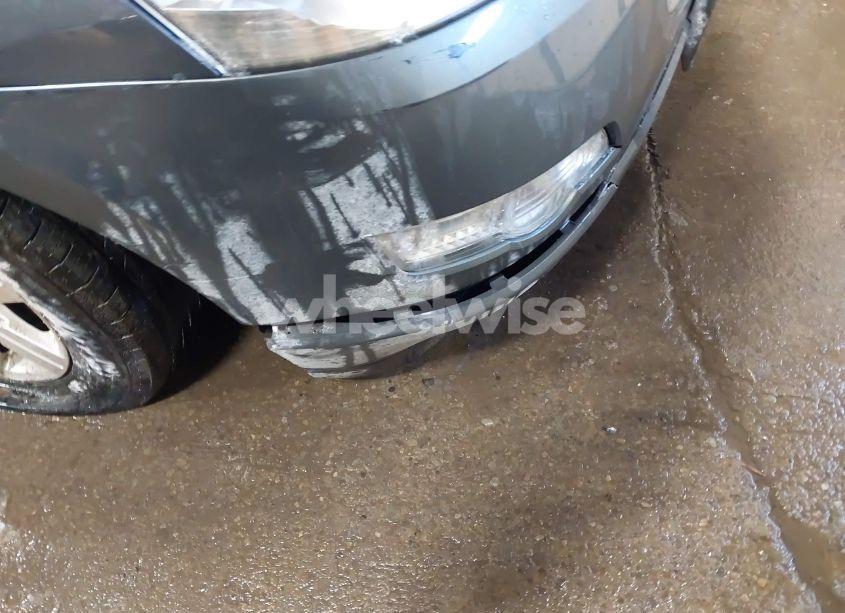 Photo 6 of 2011 Chevrolet Traverse 1LT (VIN 1GNKRGED5BJ345757)