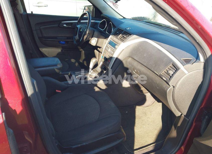 Photo 5 of 2011 Chevrolet Traverse 1LT (VIN 1GNKRGED6BJ104855)