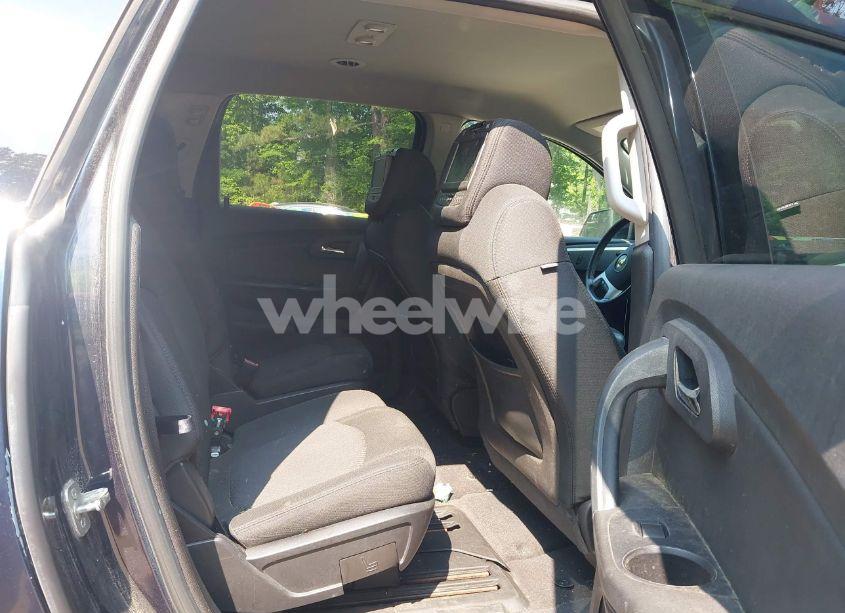 Photo 8 of 2011 Chevrolet Traverse 1LT (VIN 1GNKRGED6BJ209802)