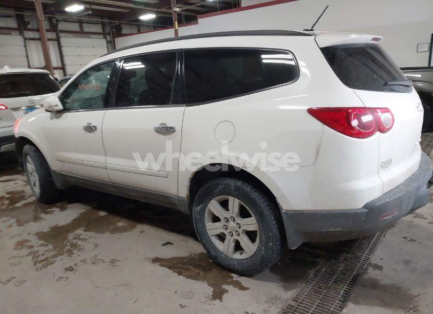 Photo 3 of 2011 Chevrolet Traverse 1LT (VIN 1GNKRGED6BJ279638)