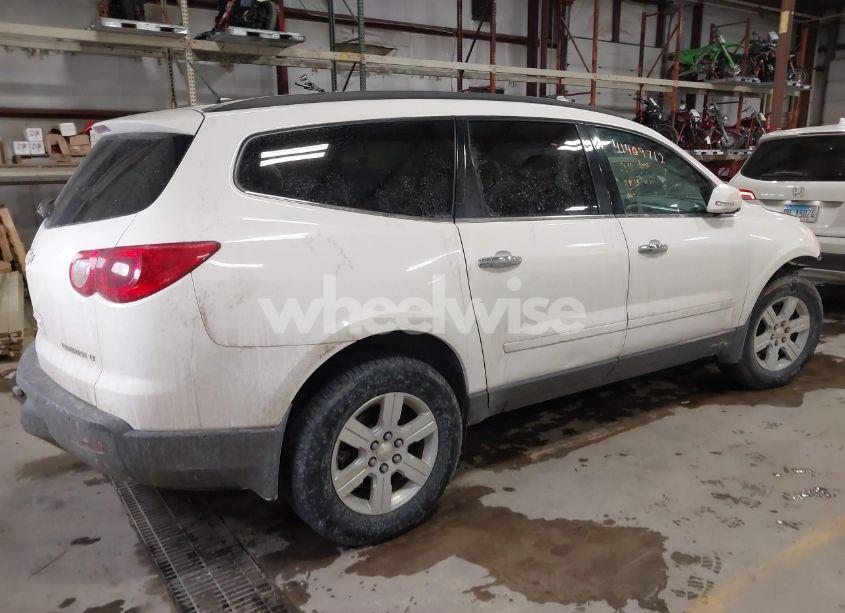 Photo 4 of 2011 Chevrolet Traverse 1LT (VIN 1GNKRGED6BJ279638)