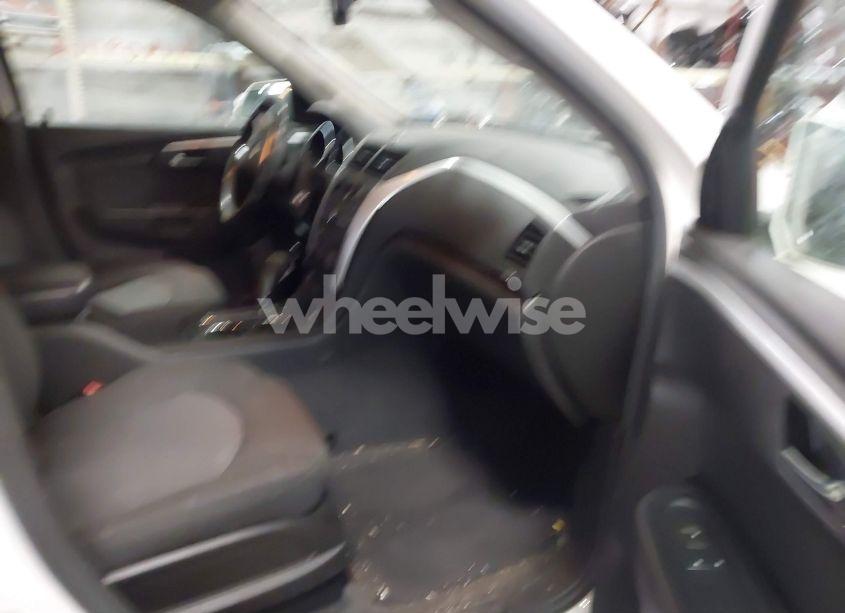 Photo 5 of 2011 Chevrolet Traverse 1LT (VIN 1GNKRGED6BJ279638)