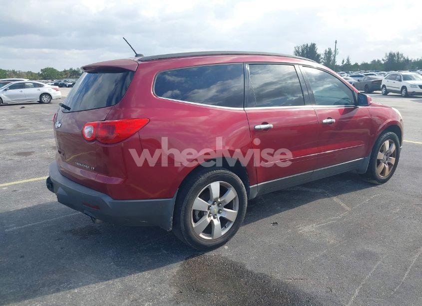 Photo 4 of 2011 Chevrolet Traverse 1LT (VIN 1GNKRGED6BJ350109)