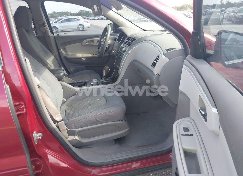 Photo 5 of 2011 Chevrolet Traverse 1LT (VIN 1GNKRGED6BJ350109)