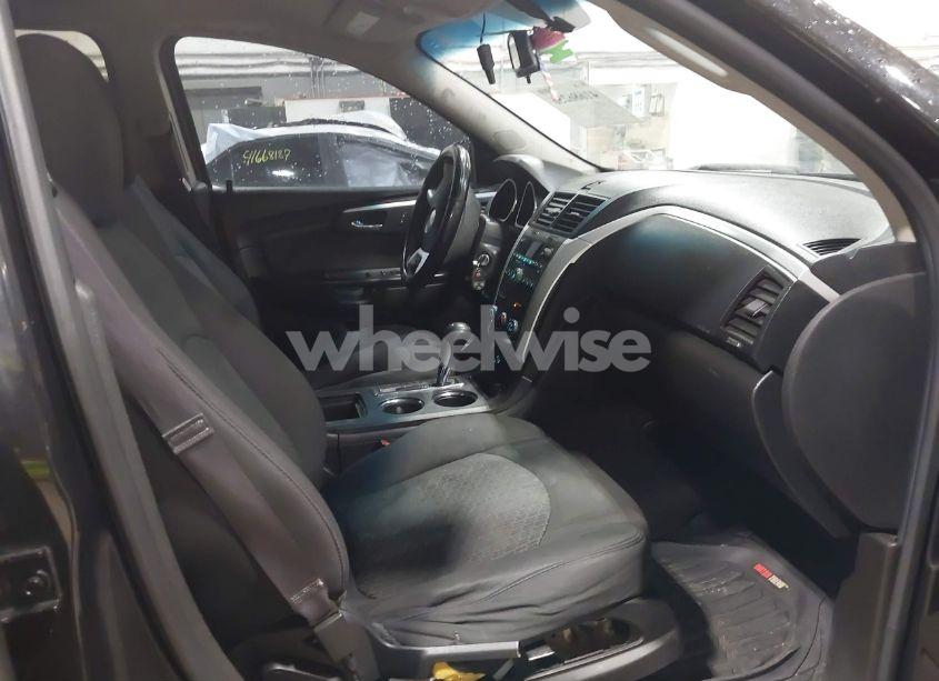 Photo 5 of 2011 Chevrolet Traverse 1LT (VIN 1GNKRGED7BJ163591)