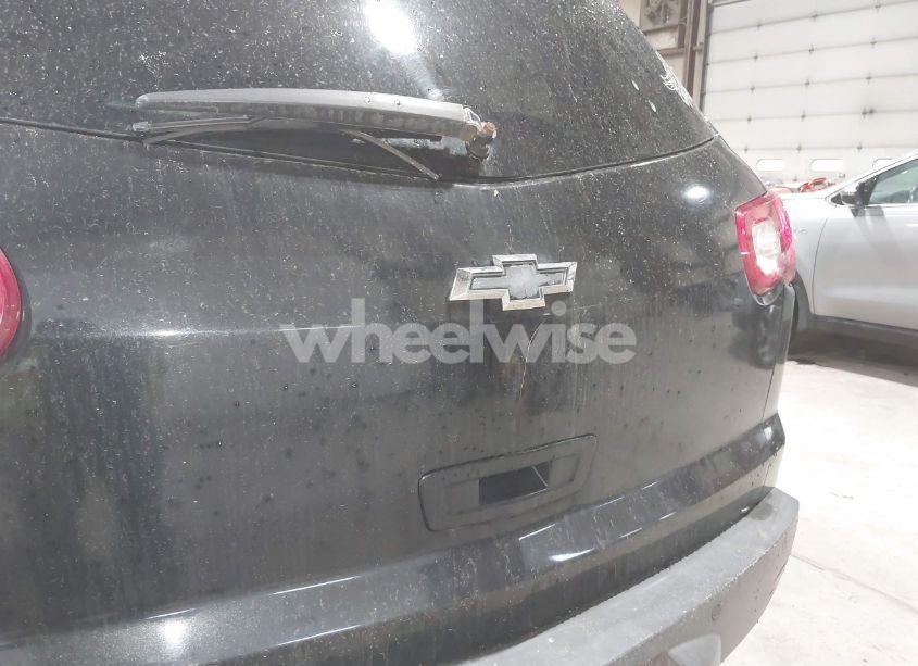 Photo 6 of 2011 Chevrolet Traverse 1LT (VIN 1GNKRGED7BJ163591)