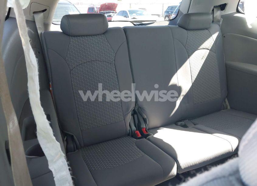 Photo 18 of 2011 Chevrolet Traverse 1LT (VIN 1GNKRGED7BJ206892)