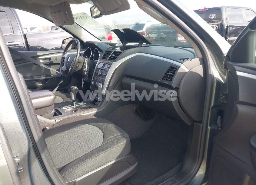 Photo 5 of 2011 Chevrolet Traverse 1LT (VIN 1GNKRGED7BJ258751)