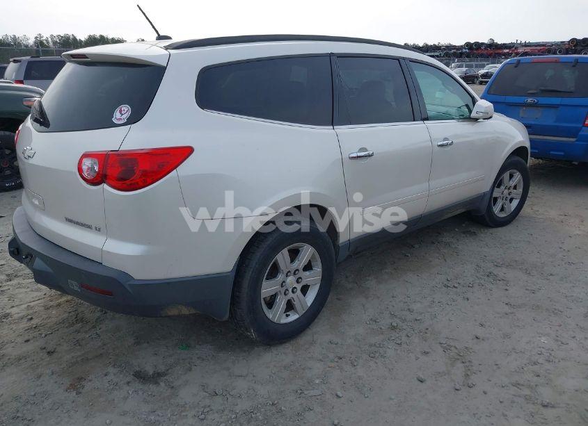 Photo 4 of 2011 Chevrolet Traverse 1LT (VIN 1GNKRGED7BJ271774)