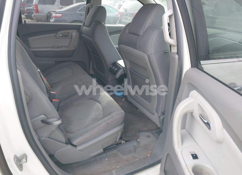 Photo 8 of 2011 Chevrolet Traverse 1LT (VIN 1GNKRGED7BJ271774)