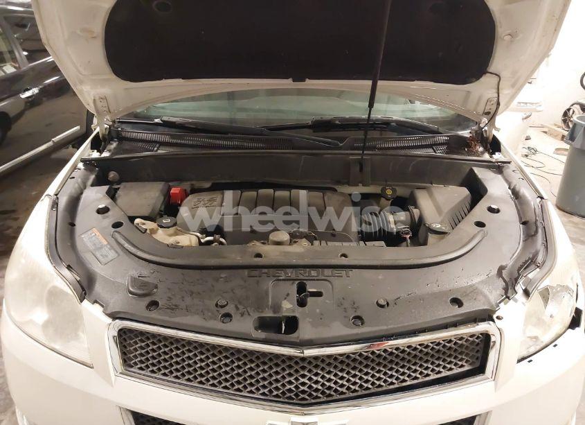 Photo 10 of 2011 Chevrolet Traverse 1LT (VIN 1GNKRGED7BJ354041)