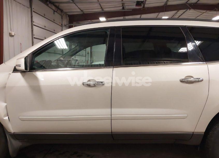 Photo 15 of 2011 Chevrolet Traverse 1LT (VIN 1GNKRGED7BJ354041)