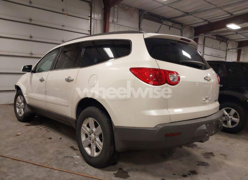 Photo 3 of 2011 Chevrolet Traverse 1LT (VIN 1GNKRGED7BJ354041)