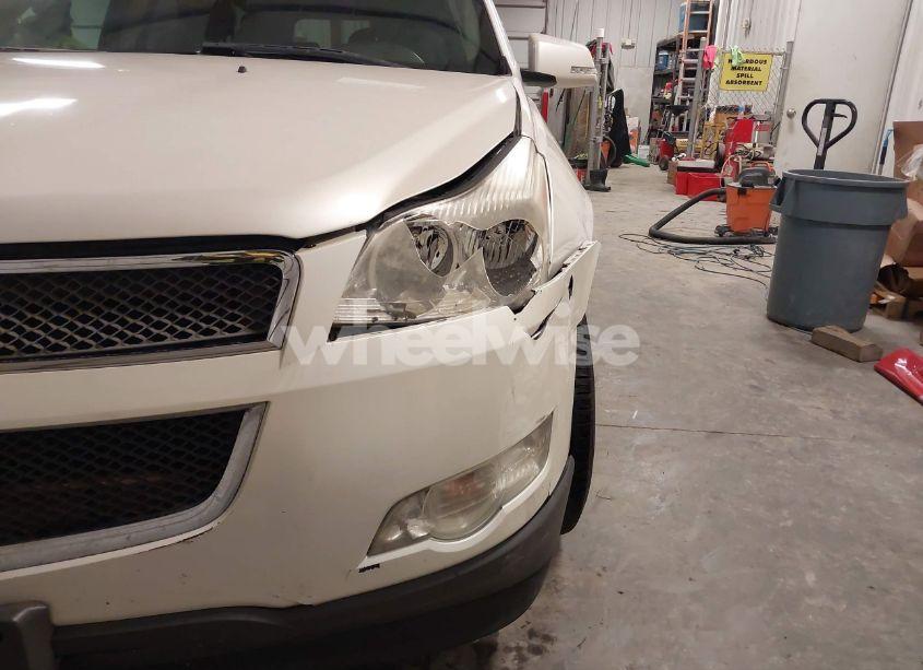 Photo 6 of 2011 Chevrolet Traverse 1LT (VIN 1GNKRGED7BJ354041)