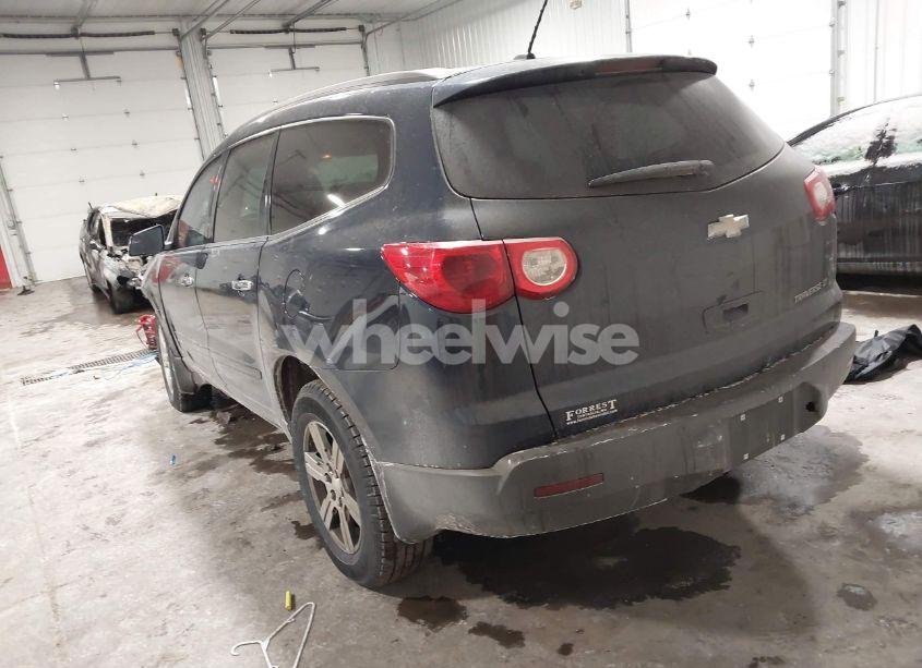 Photo 3 of 2011 Chevrolet Traverse 1LT (VIN 1GNKRGED8BJ147724)