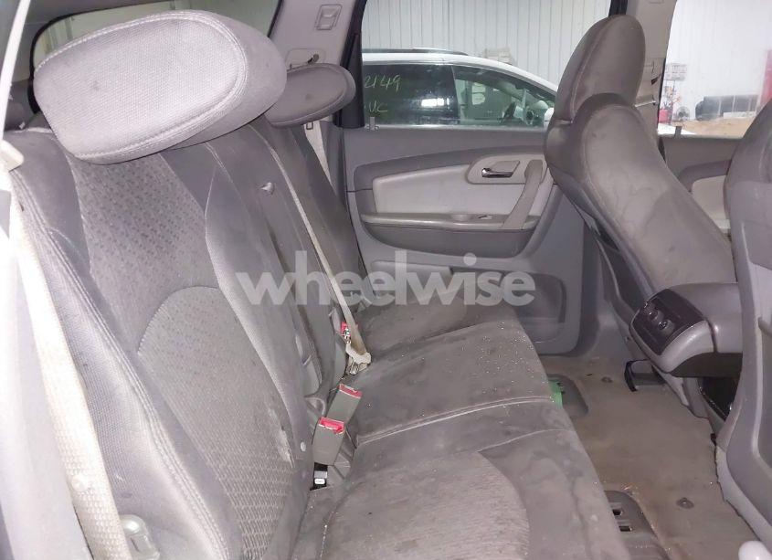 Photo 8 of 2011 Chevrolet Traverse 1LT (VIN 1GNKRGED8BJ147724)