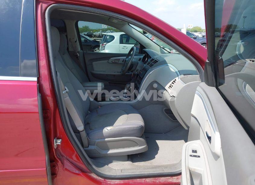 Photo 5 of 2011 Chevrolet Traverse 1LT (VIN 1GNKRGED8BJ286753)