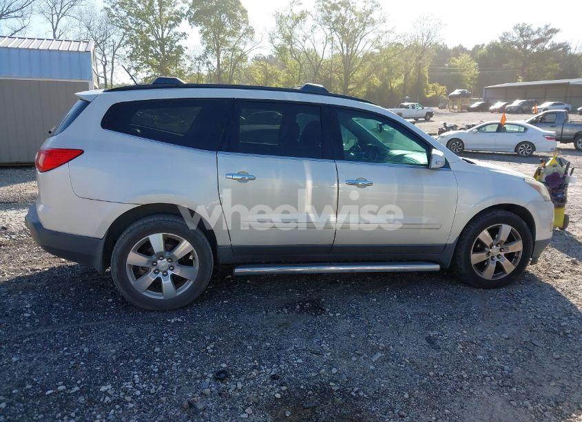 Photo 13 of 2011 Chevrolet Traverse 1LT (VIN 1GNKRGED8BJ378252)