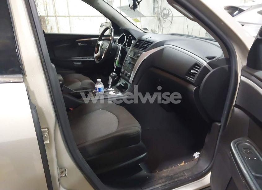 Photo 5 of 2011 Chevrolet Traverse 1LT (VIN 1GNKRGED9BJ253986)