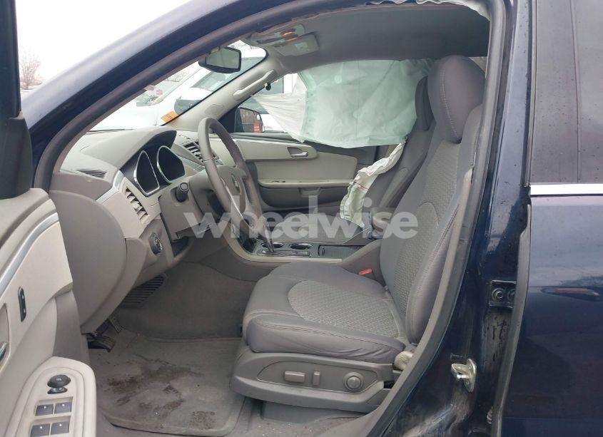 Photo 5 of 2011 Chevrolet Traverse 1LT (VIN 1GNKRGEDXBJ129354)