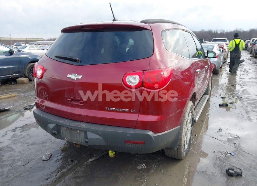 Photo 4 of 2011 Chevrolet Traverse 1LT (VIN 1GNKRGEDXBJ139835)