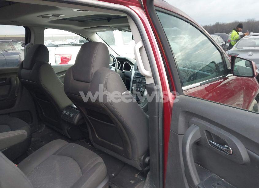 Photo 8 of 2011 Chevrolet Traverse 1LT (VIN 1GNKRGEDXBJ139835)