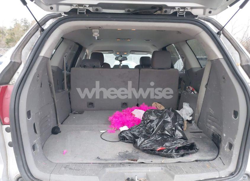 Photo 8 of 2011 Chevrolet Traverse 1LT (VIN 1GNKRGEDXBJ167618)