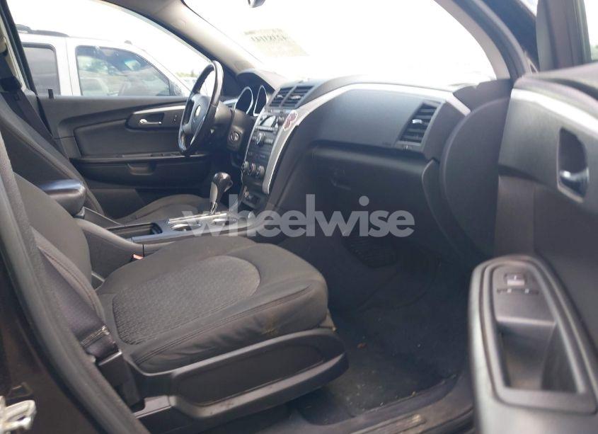 Photo 5 of 2011 Chevrolet Traverse 1LT (VIN 1GNKRGEDXBJ200164)