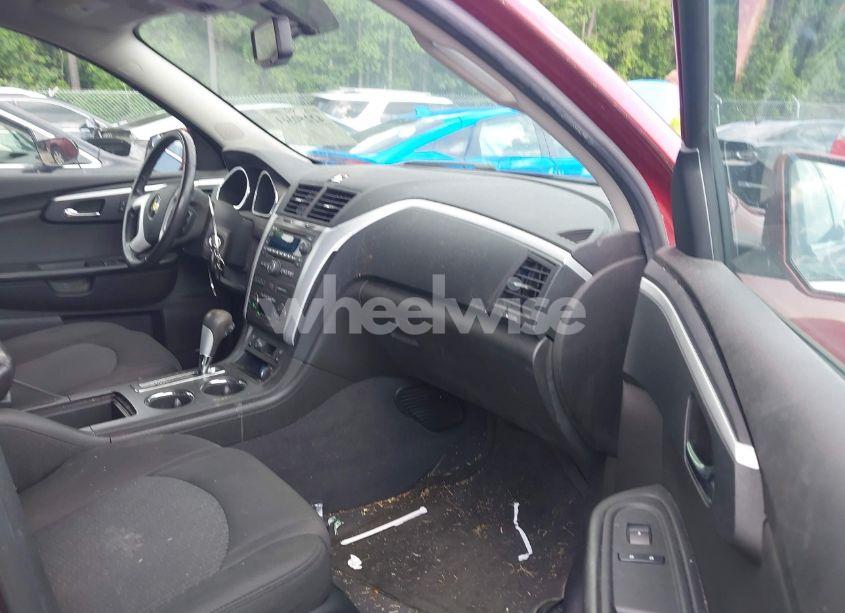 Photo 5 of 2011 Chevrolet Traverse 1LT (VIN 1GNKRGEDXBJ202495)