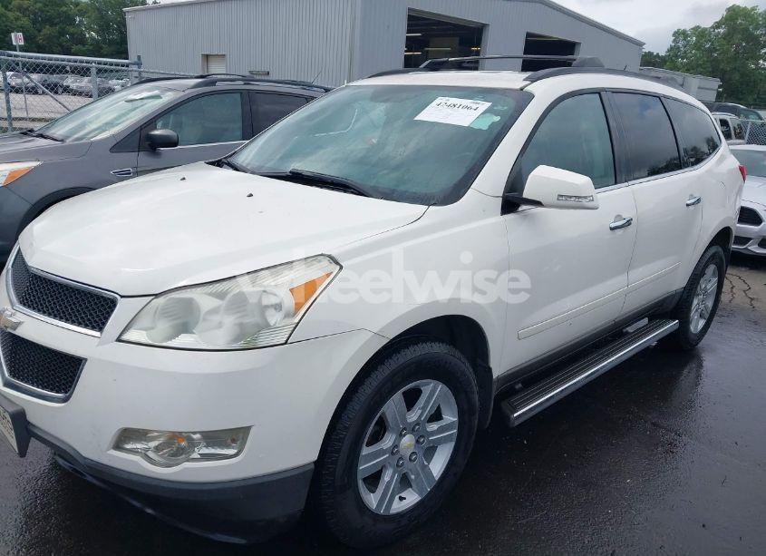 Photo 2 of 2011 Chevrolet Traverse 1LT (VIN 1GNKRGEDXBJ206515)