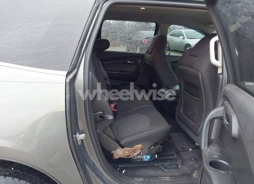 Photo 8 of 2011 Chevrolet Traverse 1LT (VIN 1GNKRGEDXBJ267766)