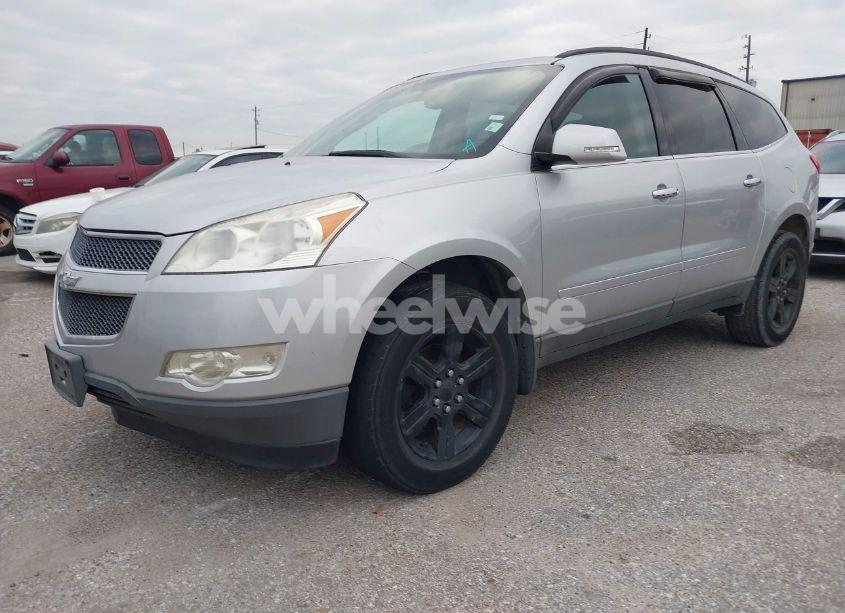 Photo 2 of 2011 Chevrolet Traverse 1LT (VIN 1GNKRGEDXBJ310843)