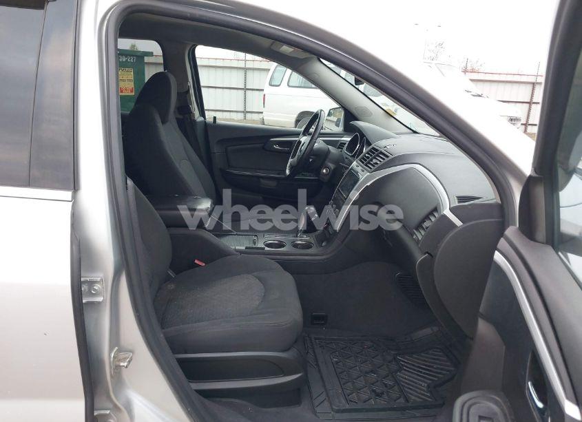 Photo 5 of 2011 Chevrolet Traverse 1LT (VIN 1GNKRGEDXBJ310843)