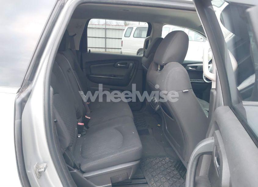 Photo 8 of 2011 Chevrolet Traverse 1LT (VIN 1GNKRGEDXBJ310843)