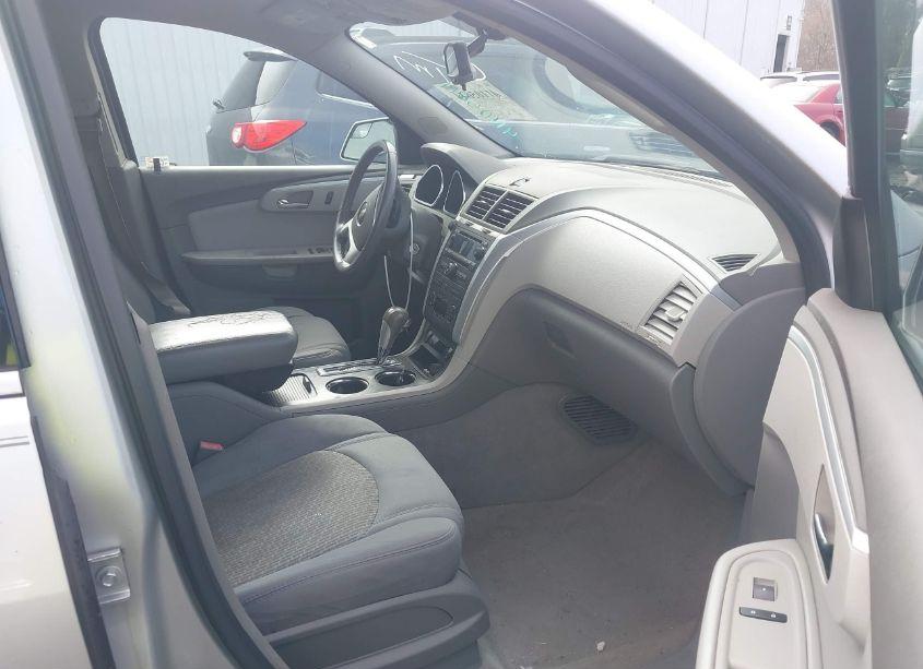 Photo 5 of 2011 Chevrolet Traverse 1LT (VIN 1GNKRGEDXBJ374039)