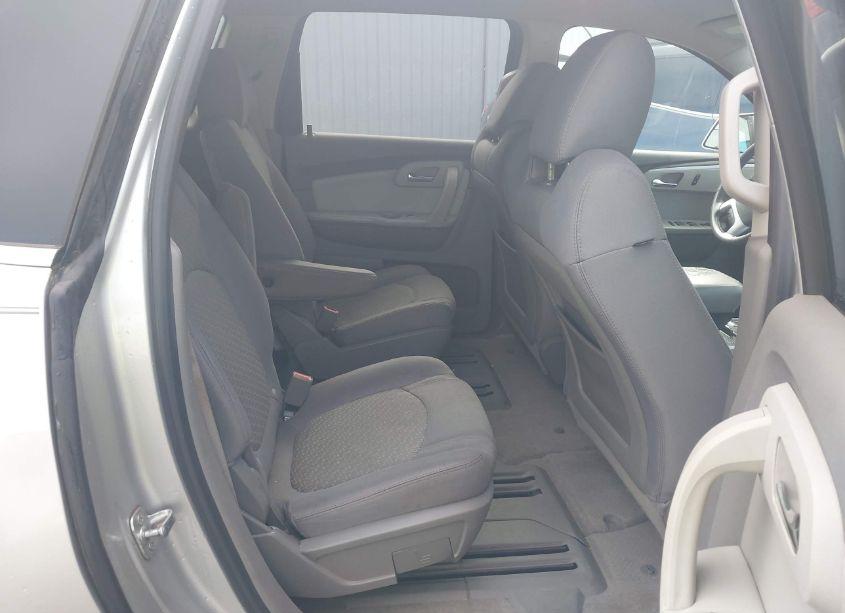 Photo 8 of 2011 Chevrolet Traverse 1LT (VIN 1GNKRGEDXBJ374039)