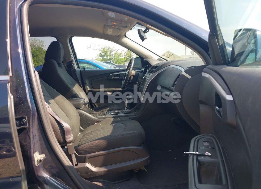 Photo 5 of 2011 Chevrolet Traverse 1LT (VIN 1GNKRGEDXBJ390046)